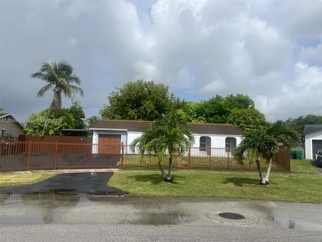 26080 SW 132nd Place, Homestead, FL 33032