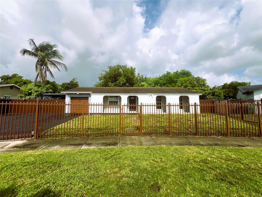 26080 SW 132nd Place, Homestead, FL 33032