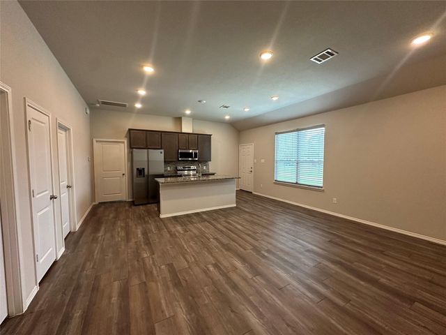 15063 Arrowhead Loop E, Willis, TX 77378