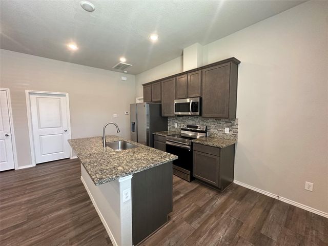 15063 Arrowhead Loop E, Willis, TX 77378