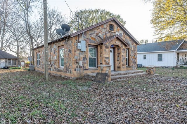 450 W 2nd Street, Booneville, AR 72927