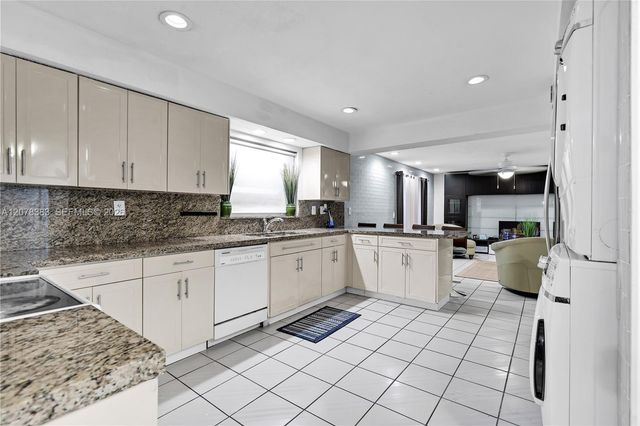 8909 SW 108th Cir Court, Miami, FL 33176