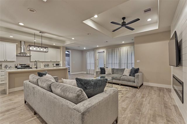 263 Bentwood Drive, Montgomery, TX 77356