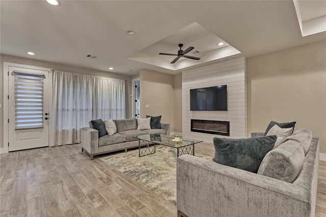 263 Bentwood Drive, Montgomery, TX 77356