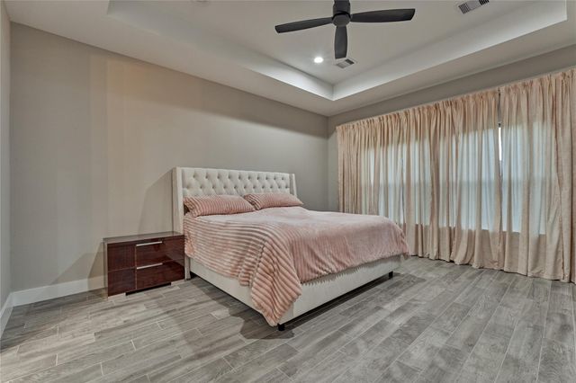 263 Bentwood Drive, Montgomery, TX 77356