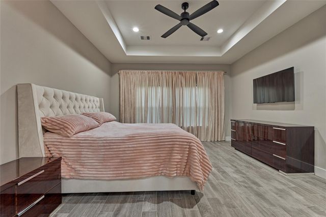 263 Bentwood Drive, Montgomery, TX 77356