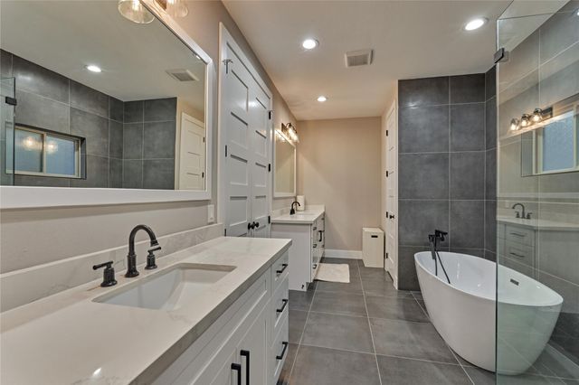 263 Bentwood Drive, Montgomery, TX 77356