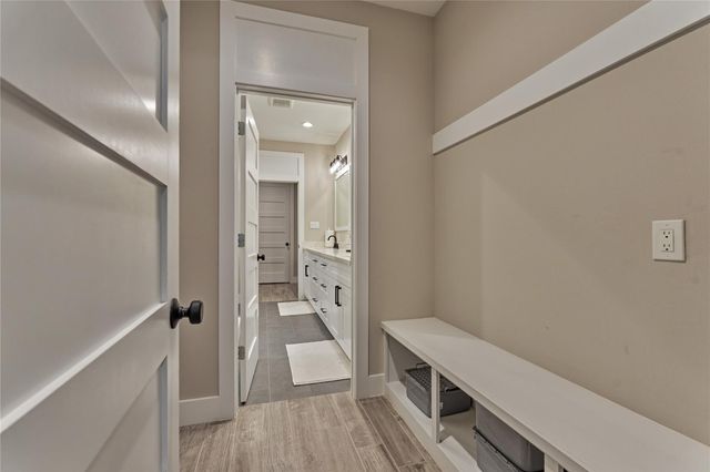 263 Bentwood Drive, Montgomery, TX 77356