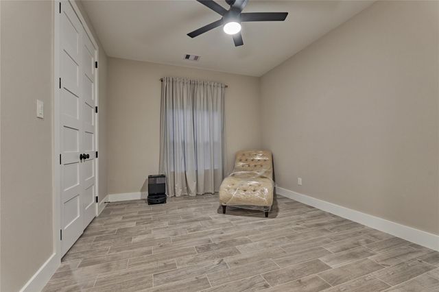 263 Bentwood Drive, Montgomery, TX 77356