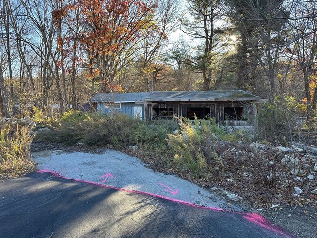 180 Southbridge Road, Oxford, MA 01537