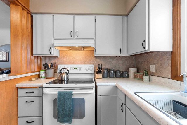 1607 FARLIN AVENUE, Green Bay, WI 54302