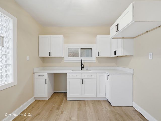 6145 Yorkshire Road, Detroit, MI 48224