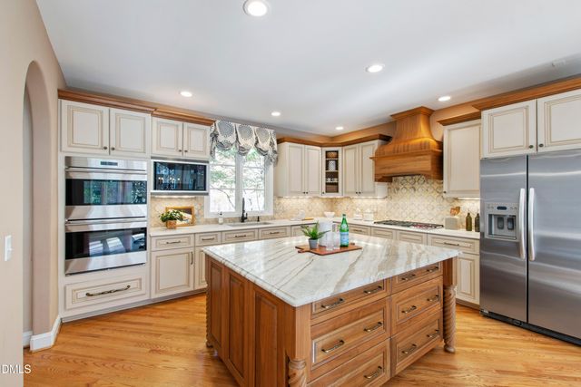 108 Chimeneas Place, Chapel Hill, NC 27517