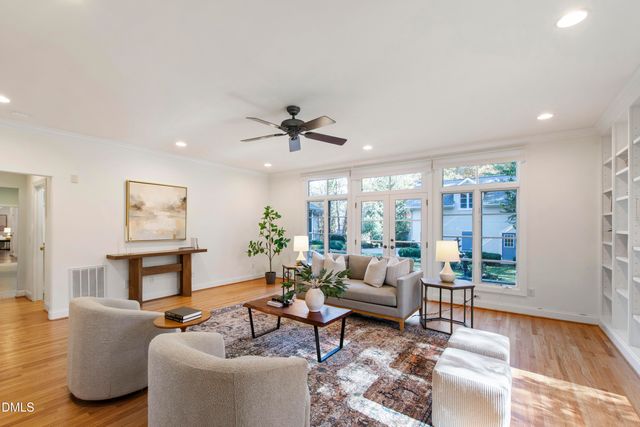 108 Chimeneas Place, Chapel Hill, NC 27517