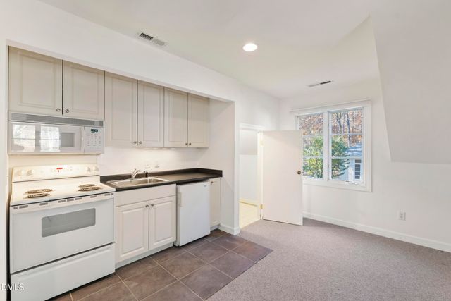 108 Chimeneas Place, Chapel Hill, NC 27517