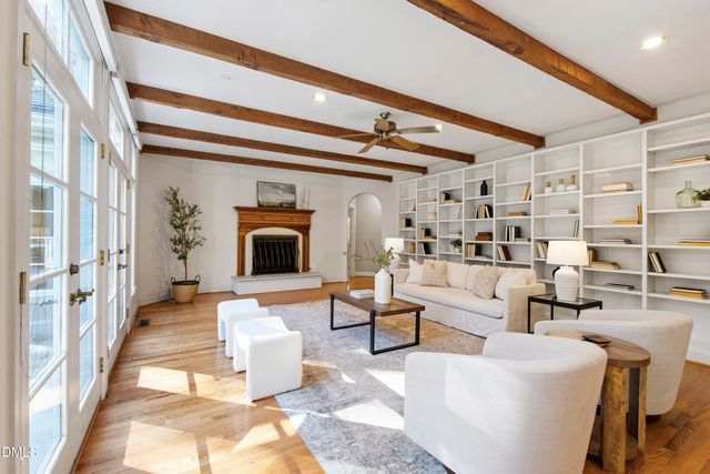 108 Chimeneas Place, Chapel Hill, NC 27517