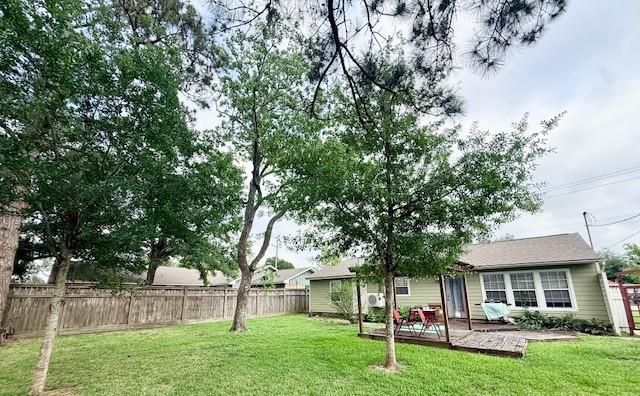 1017 E Miller Street, Angleton, TX 77515