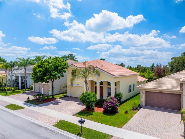 5040 SE Graham Drive, Stuart, FL 34997