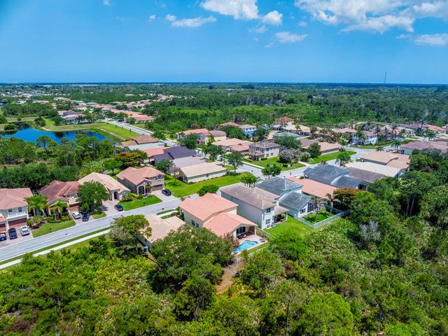 5040 SE Graham Drive, Stuart, FL 34997