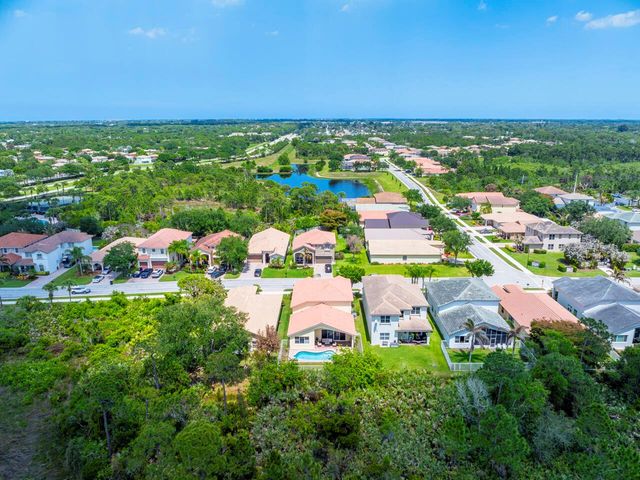 5040 SE Graham Drive, Stuart, FL 34997