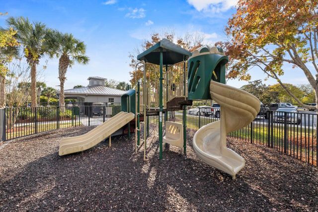 5040 SE Graham Drive, Stuart, FL 34997