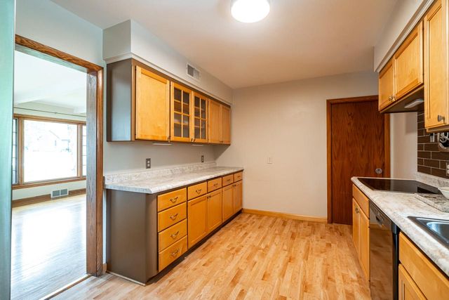 3017 W Franklin TERRACE, Franklin, WI 53132