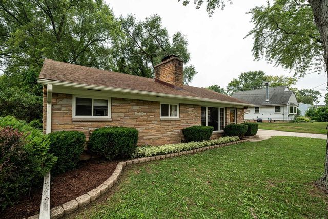 3017 W Franklin TERRACE, Franklin, WI 53132