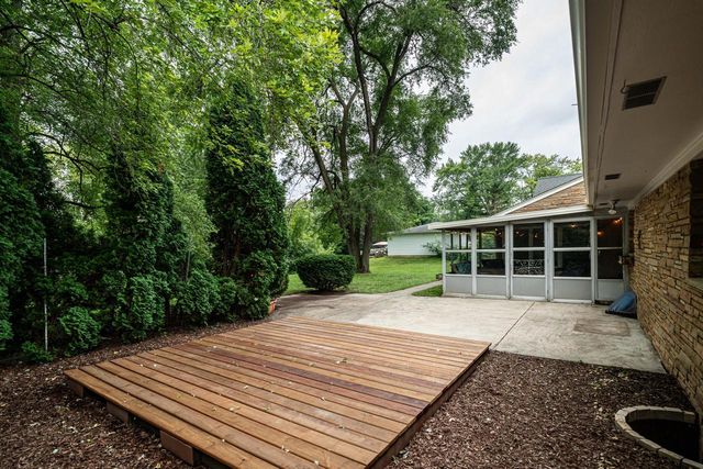 3017 W Franklin TERRACE, Franklin, WI 53132