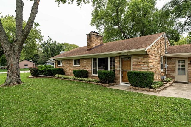 3017 W Franklin TERRACE, Franklin, WI 53132