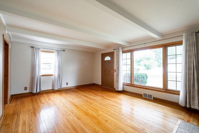 3017 W Franklin TERRACE, Franklin, WI 53132