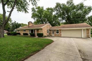 3017 W Franklin TERRACE, Franklin, WI 53132