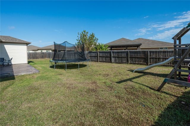 1826 Monterey Bay Dr, Portland, TX 78374