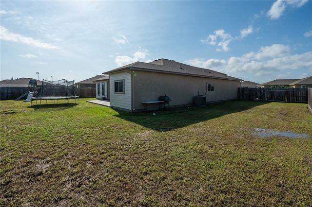 1826 Monterey Bay Dr, Portland, TX 78374