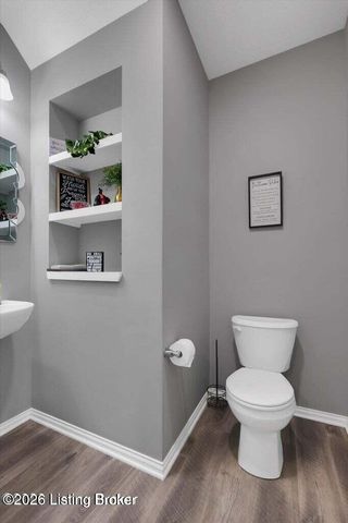 6522 Oak Village Dr, Louisville, KY 40228