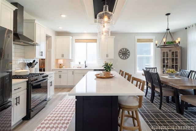 12717 Riverton Road, Grand Haven, MI 49417