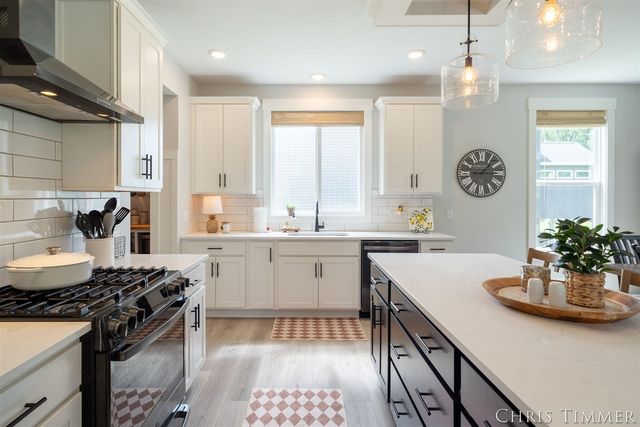 12717 Riverton Road, Grand Haven, MI 49417