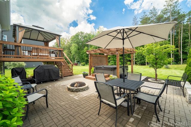 12717 Riverton Road, Grand Haven, MI 49417