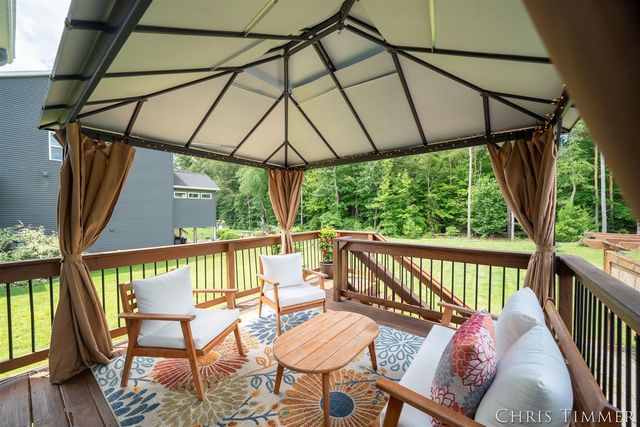 12717 Riverton Road, Grand Haven, MI 49417