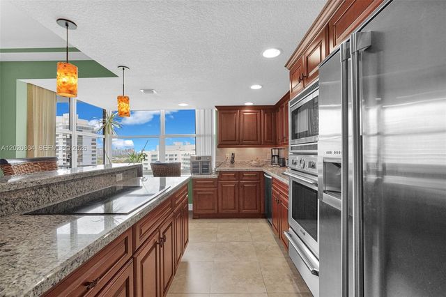 2800 E Sunrise Blvd 17E, Fort Lauderdale, FL 33304