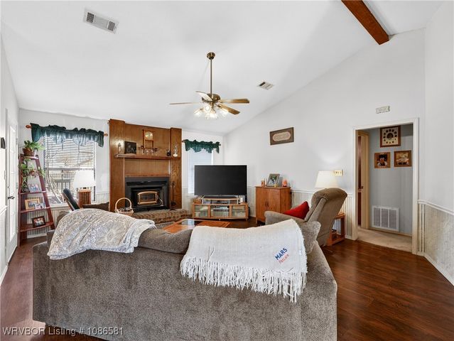 906 N 3rd Terrace, Barling, AR 72923