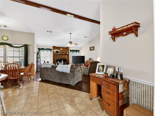 906 N 3rd Terrace, Barling, AR 72923