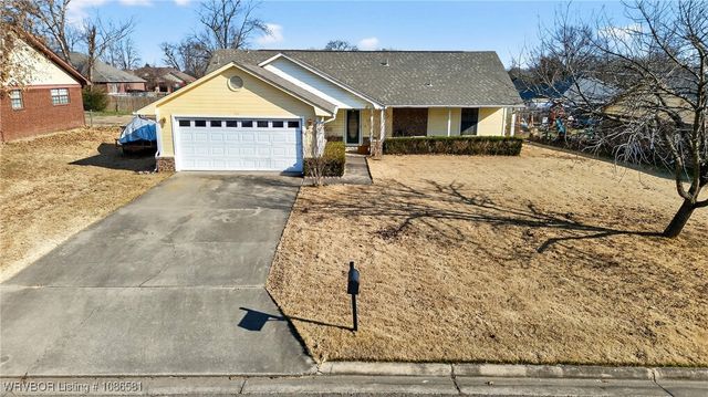 906 N 3rd Terrace, Barling, AR 72923