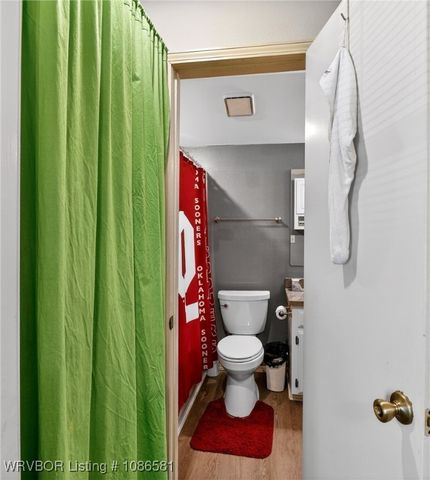 906 N 3rd Terrace, Barling, AR 72923