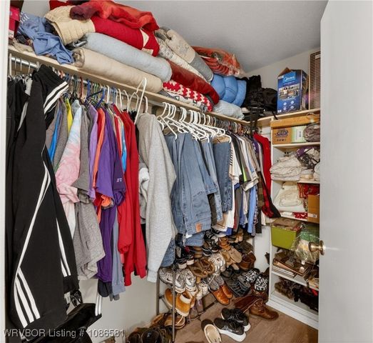 906 N 3rd Terrace, Barling, AR 72923