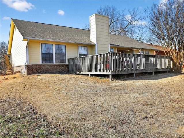 906 N 3rd Terrace, Barling, AR 72923