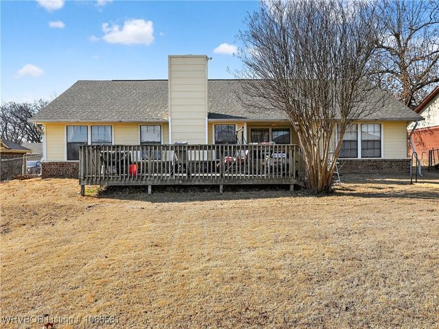906 N 3rd Terrace, Barling, AR 72923