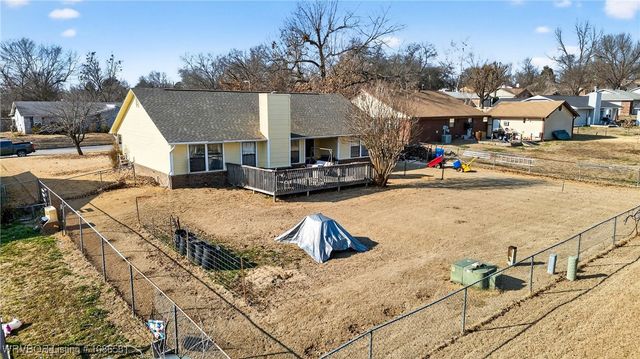 906 N 3rd Terrace, Barling, AR 72923