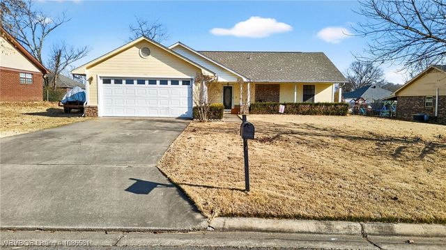 906 N 3rd Terrace, Barling, AR 72923