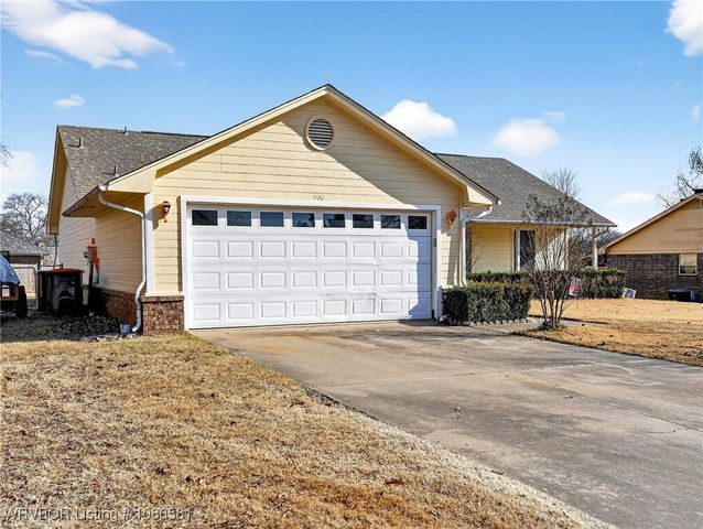 906 N 3rd Terrace, Barling, AR 72923