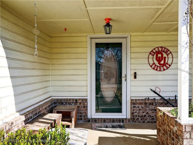 906 N 3rd Terrace, Barling, AR 72923